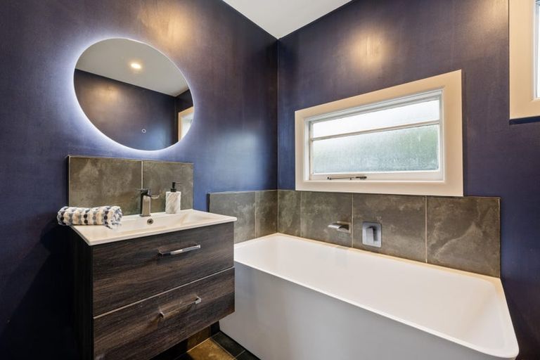 Photo of property in 212 Weston Road, St Albans, Christchurch, 8052