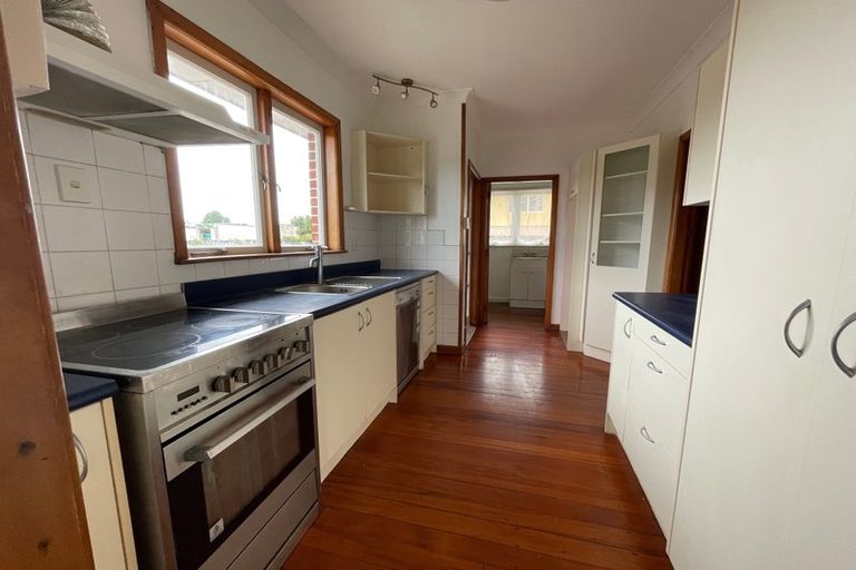 Photo of property in 48 Swanson Road, Henderson, Auckland, 0610