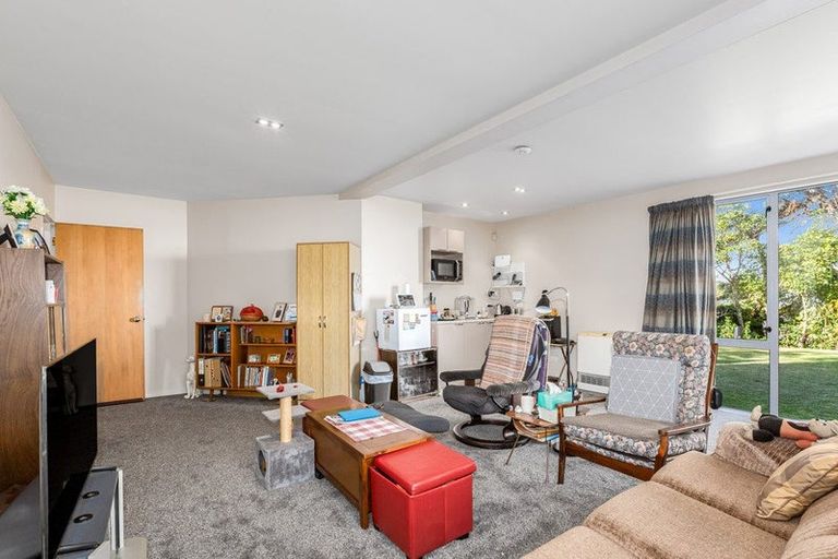 Photo of property in 73 Viewmont Drive, Harbour View, Lower Hutt, 5010