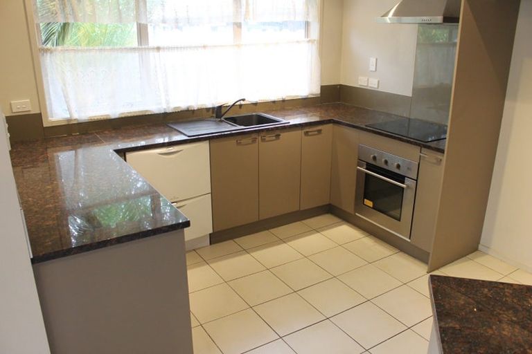 Photo of property in 14 Fitchburg Place, Mangere, Auckland, 2022