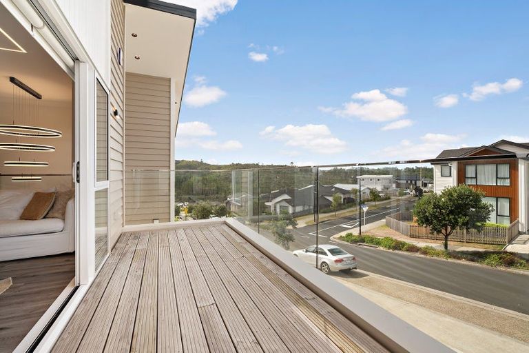 Photo of property in 35 Pacific Heights Road, Orewa, 0931