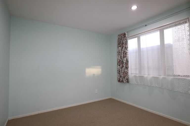 Photo of property in 16 Fiesta Drive, Half Moon Bay, Auckland, 2012