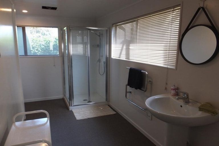 Photo of property in 37 Seddon Street, Waikanae, 5036