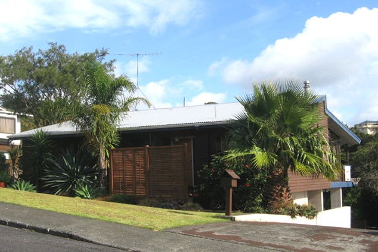 Photo of property in 22 Mcdowell Crescent, Hillcrest, Auckland, 0627