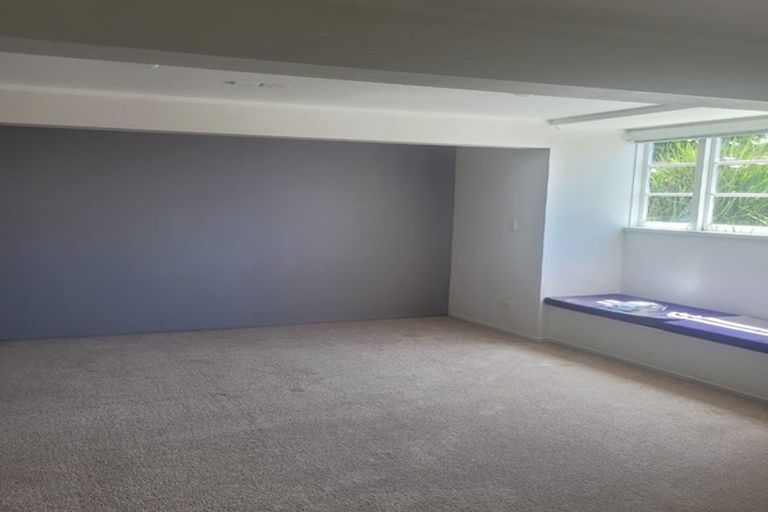 Photo of property in 11 Woodside Avenue, Northcote, Auckland, 0627