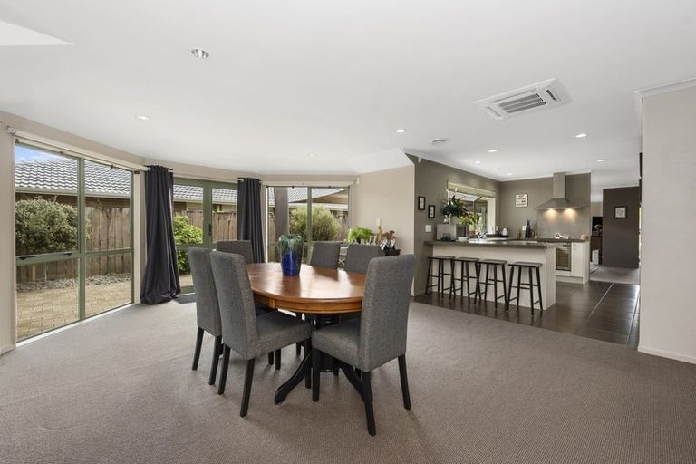 Photo of property in 32 Bramley Drive, Rototuna, Hamilton, 3210
