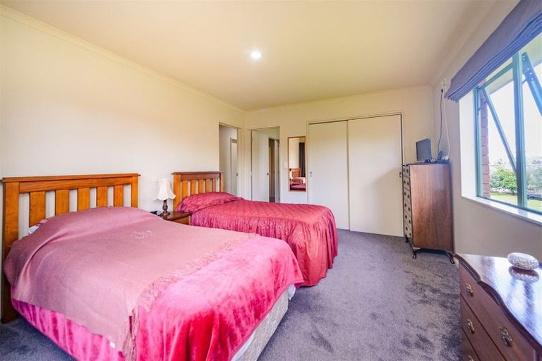 Photo of property in 6 Almond Grove, Feilding, 4702