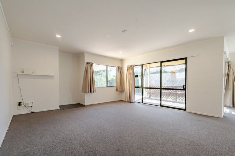 Photo of property in 7 Edgewater Grove, Whakatane, 3120