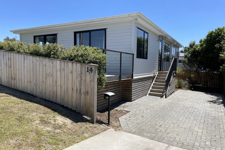 Photo of property in 14 Fordham Street, Beach Haven, Auckland, 0626