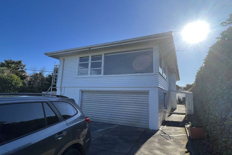 Photo of property in 6 Brighton Terrace, Murrays Bay, Auckland, 0630