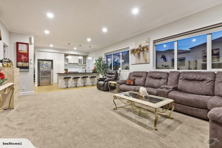 Photo of property in 25 Turutu Place, Long Bay, Auckland, 0630