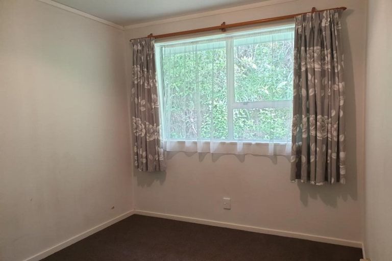 Photo of property in 58a Raroa Terrace, Tawa, Wellington, 5028