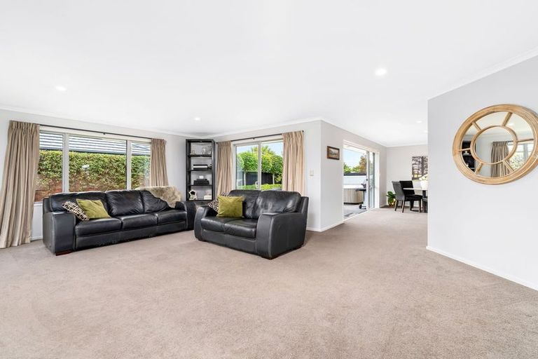 Photo of property in 16a Dunsford Close, Halswell, Christchurch, 8025