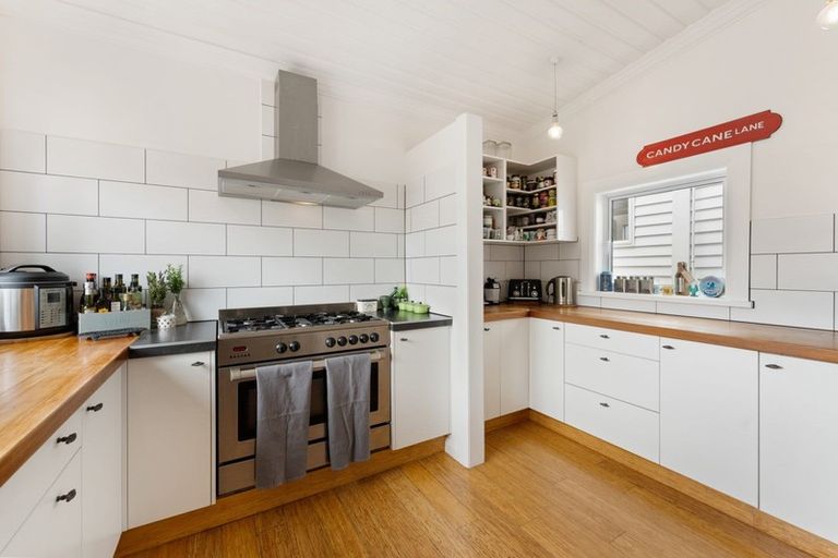 Photo of property in 55 Vivian Street, New Plymouth, 4310