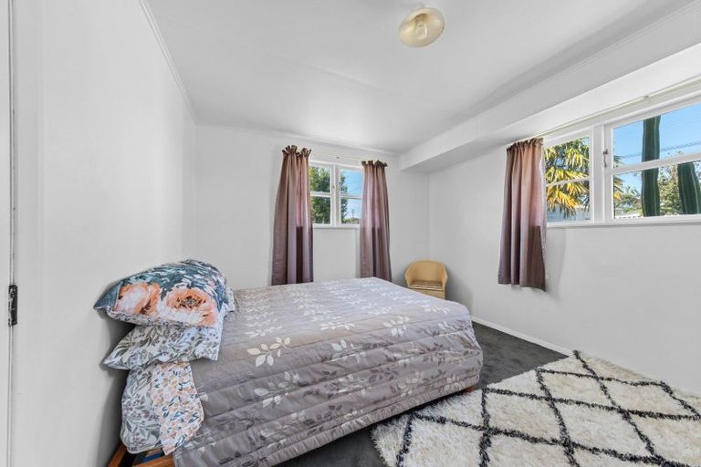 Photo of property in 66 Banks Street, Marfell, New Plymouth, 4310