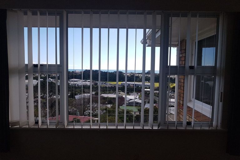 Photo of property in 5 Hillcrest Street, Glen Avon, New Plymouth, 4312