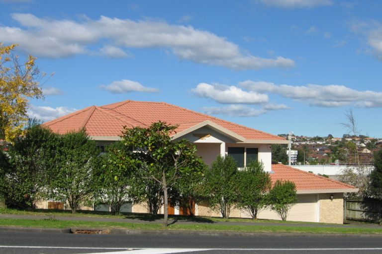 Photo of property in 64 Whitford Road, Botany Downs, Auckland, 2014