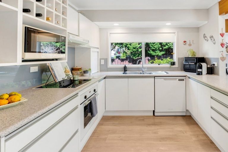 Photo of property in 22 Jandell Crescent, Bucklands Beach, Auckland, 2014