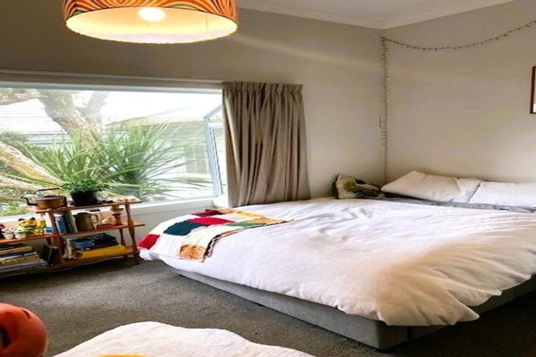 Photo of property in 16 Moana Road, Kelburn, Wellington, 6012