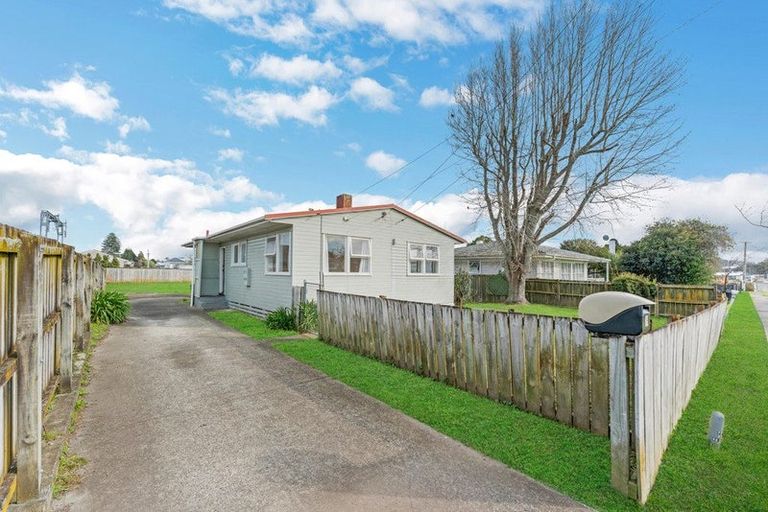 Photo of property in 76 Cambridge Terrace, Papatoetoe, Auckland, 2025