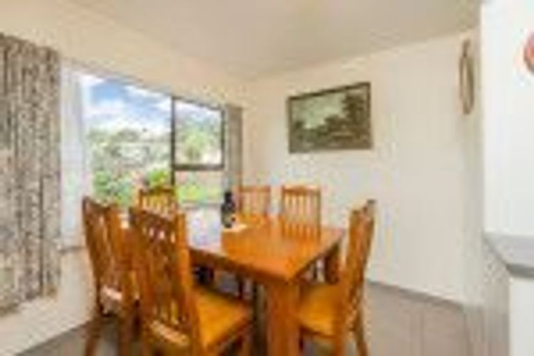 Photo of property in 1/3 Ondine Place, Glenfield, Auckland, 0629