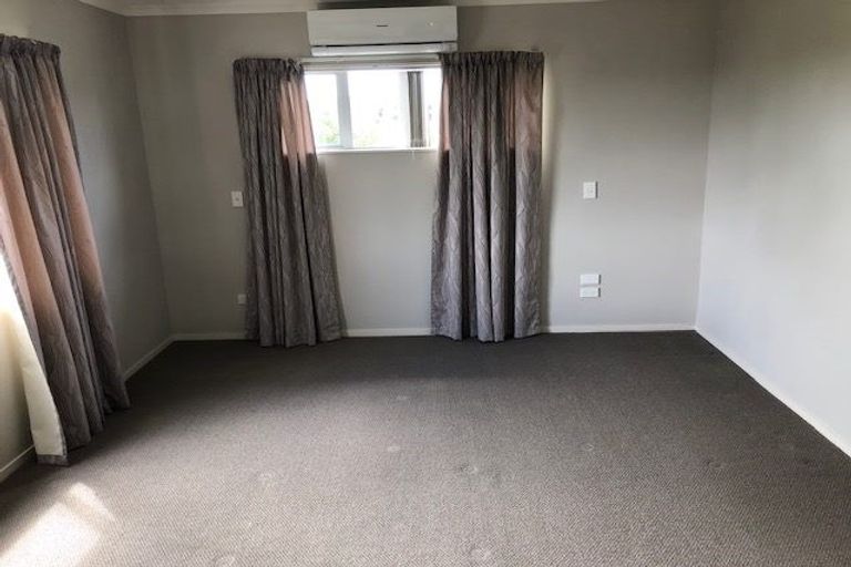 Photo of property in 28 Salford Crescent, Flat Bush, Auckland, 2019