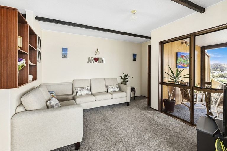 Photo of property in 9 Fillbridge Way, Karori, Wellington, 6012