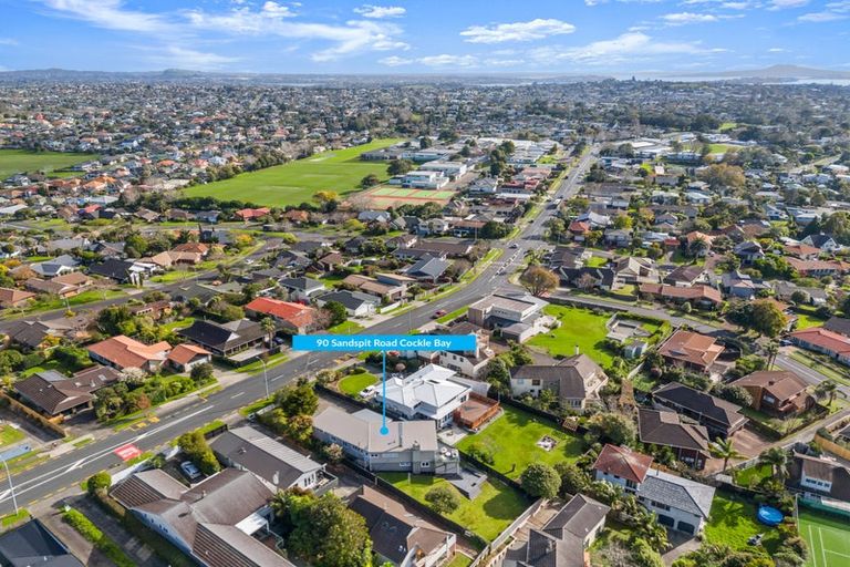 Photo of property in 90 Sandspit Road, Shelly Park, Auckland, 2014