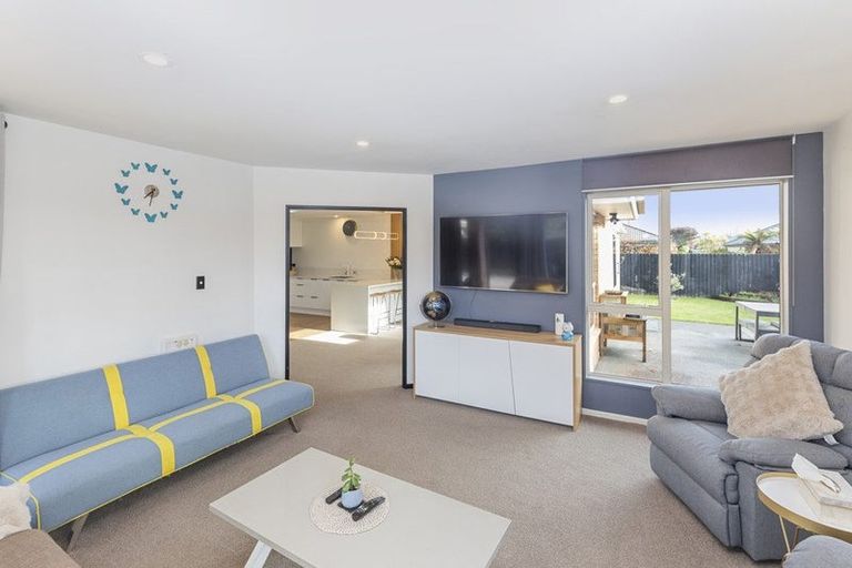 Photo of property in 20 Riegler Place, Belfast, Christchurch, 8051