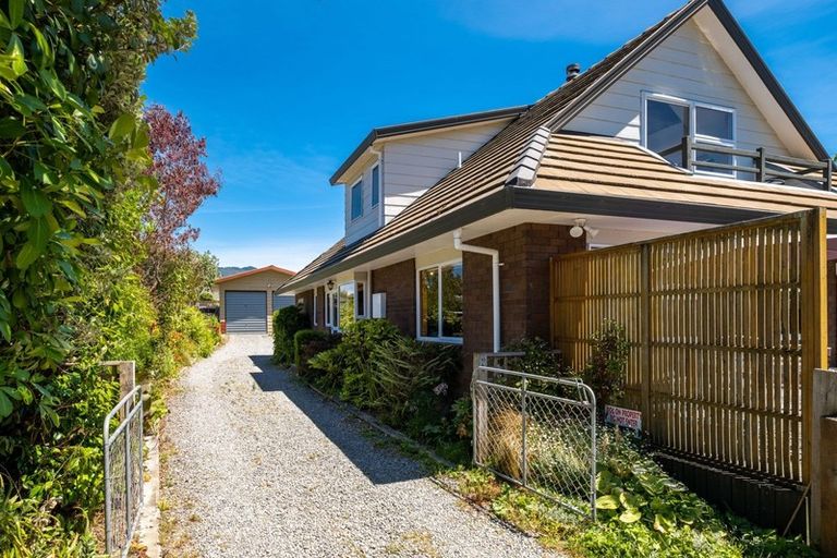 Photo of property in 10a Huia Street, Waikawa, Picton, 7220