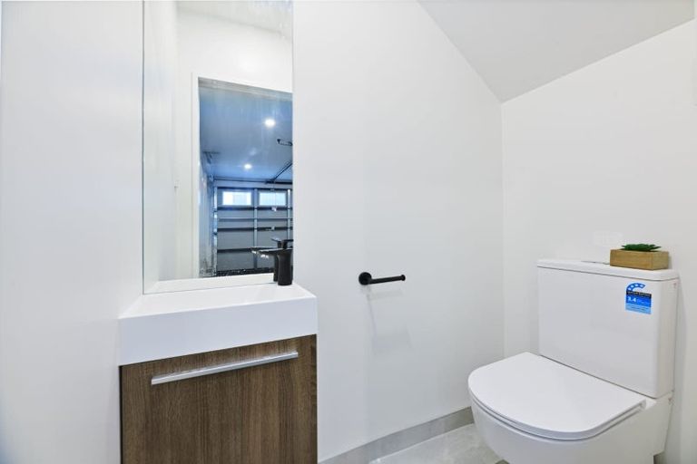 Photo of property in 114 Hyperion Drive, Randwick Park, Auckland, 2105