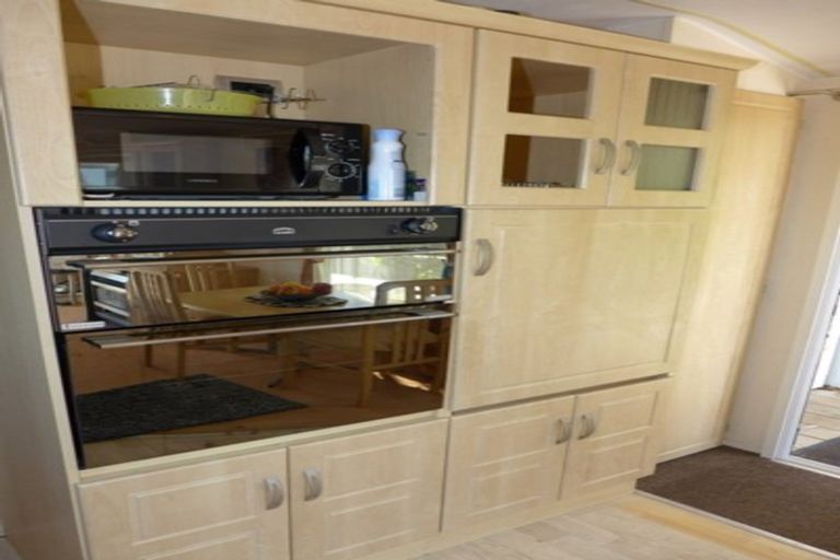 Photo of property in 70 Tironui Drive, Taradale, Napier, 4112