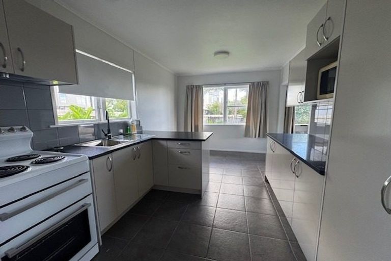 Photo of property in 21 Tranent Road, Mangere, Auckland, 2022