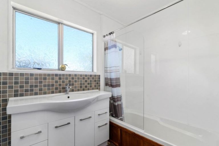 Photo of property in 14a Pohutukawa Drive, Owhata, Rotorua, 3010