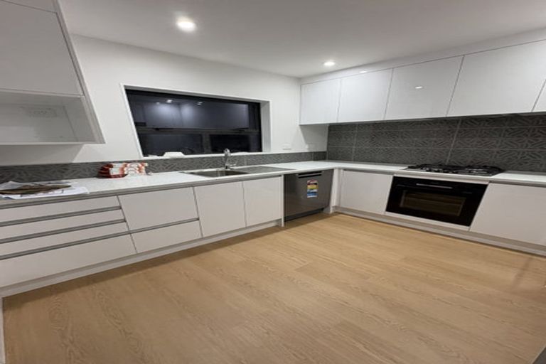 Photo of property in 163b Bradbury Road, Botany Downs, Auckland, 2010