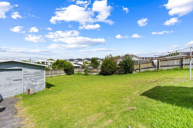 Photo of property in 69 Arimu Road, Papakura, 2110