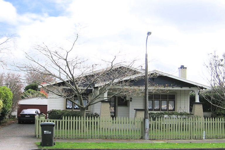 Photo of property in 19 Beresford Street, Takaro, Palmerston North, 4410