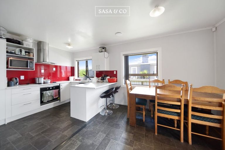 Photo of property in 3 Hallberry Road, Mangere East, Auckland, 2024