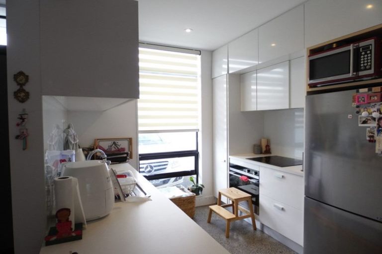 Photo of property in 16 Cochrane Road, Hobsonville, Auckland, 0616