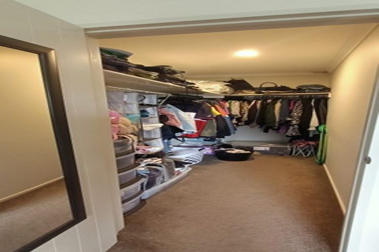 Photo of property in 25 Andover Way, Goodwood Heights, Auckland, 2105