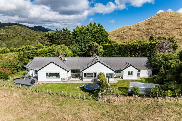 Photo of property in 274 Valley Road, Paraparaumu, 5032