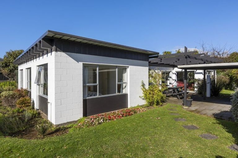 Photo of property in 194a Seaview Road, Westown, New Plymouth, 4310