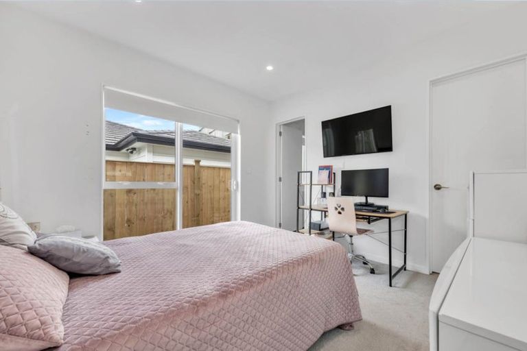 Photo of property in 39 Farranfore Road, Opaheke, Papakura, 2113