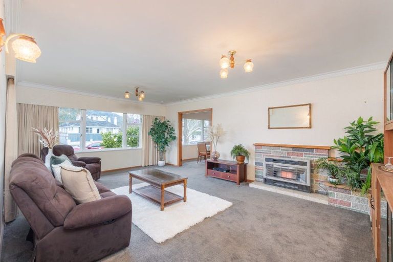 Photo of property in 44 Kowhai Avenue, Ebdentown, Upper Hutt, 5018