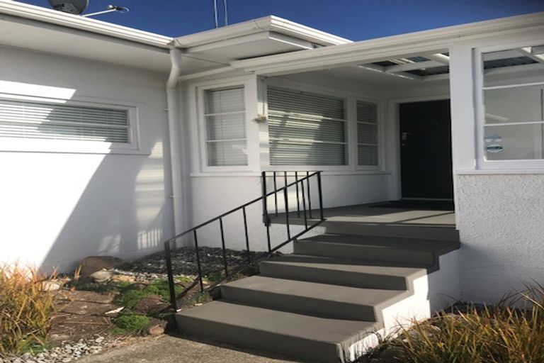 Photo of property in 11 Strathmore Place, Awapuni, Palmerston North, 4412