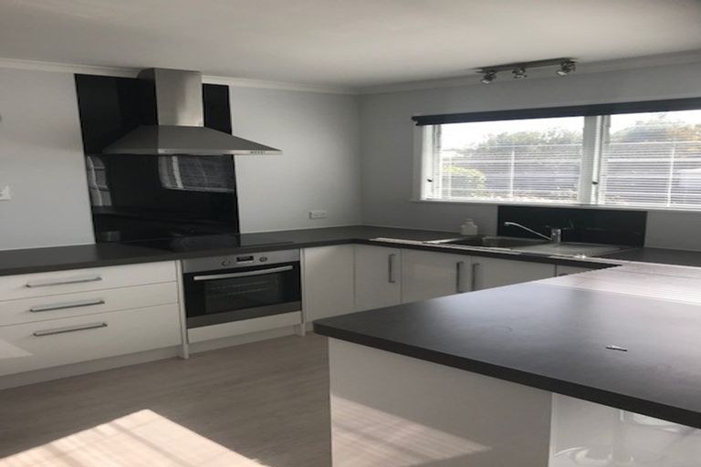 Photo of property in 11 Strathmore Place, Awapuni, Palmerston North, 4412