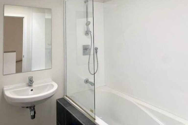 Photo of property in 63 Grove Road, Papakura, 2110