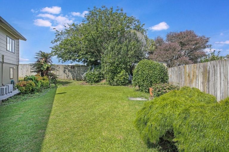 Photo of property in 11 Millen Place, Clarks Beach, 2122