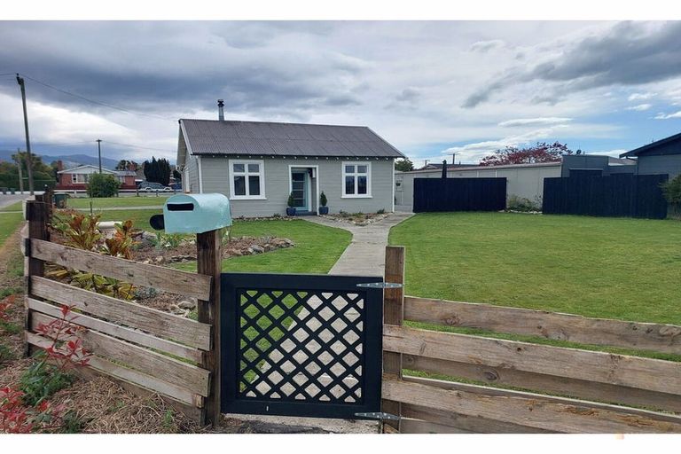 Photo of property in 6 Smith Street, Waimate, 7924