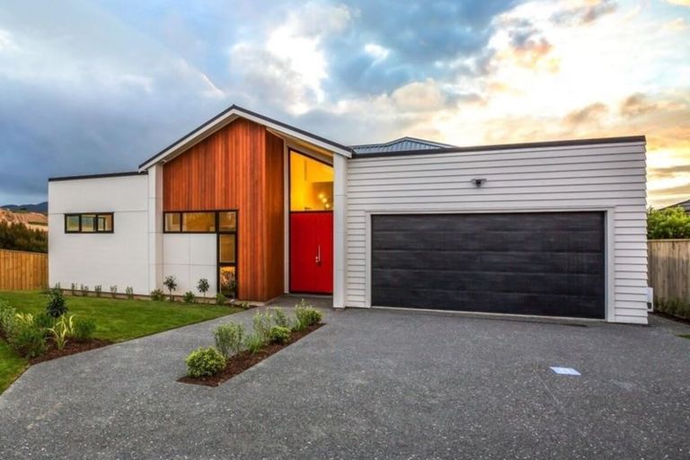 Photo of property in 19 Wangapeka Way, Aotea, Porirua, 5024